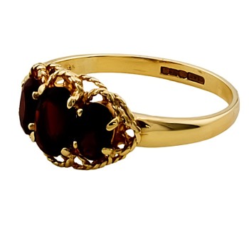 9ct Gold Garnet 3 Stone Ring size L